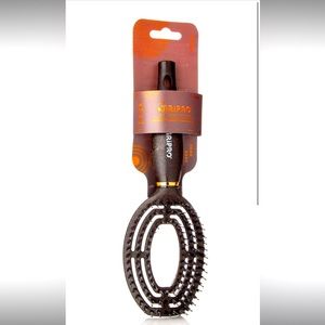 Tiripro Thermal Resistant Vented Body, Scalp Stimulating Max Volume Brush NEW$49